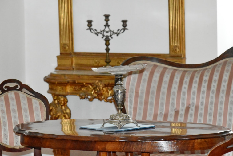 How To Take Care Of Antique Furnitures Living Space