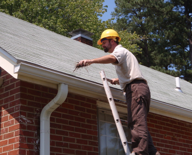 Repair Or Replace Wood Gutters Gutter Repair Living Space